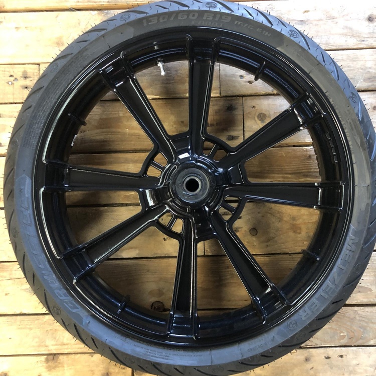 Indian Scout Bobber / Rogue wheels and tyres